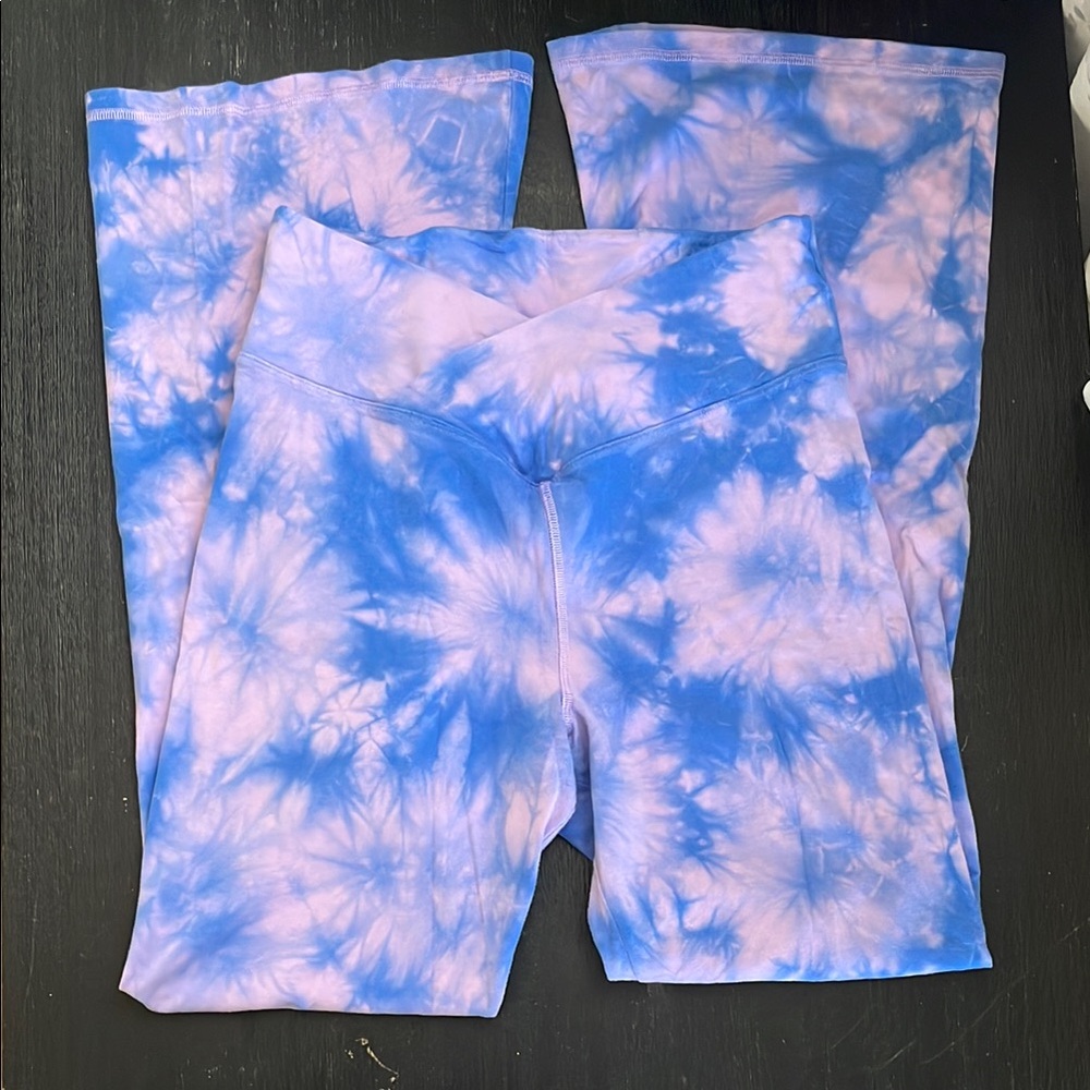 PINK Victoria's Secret Tie-Dye Leggings - Blue and Pink